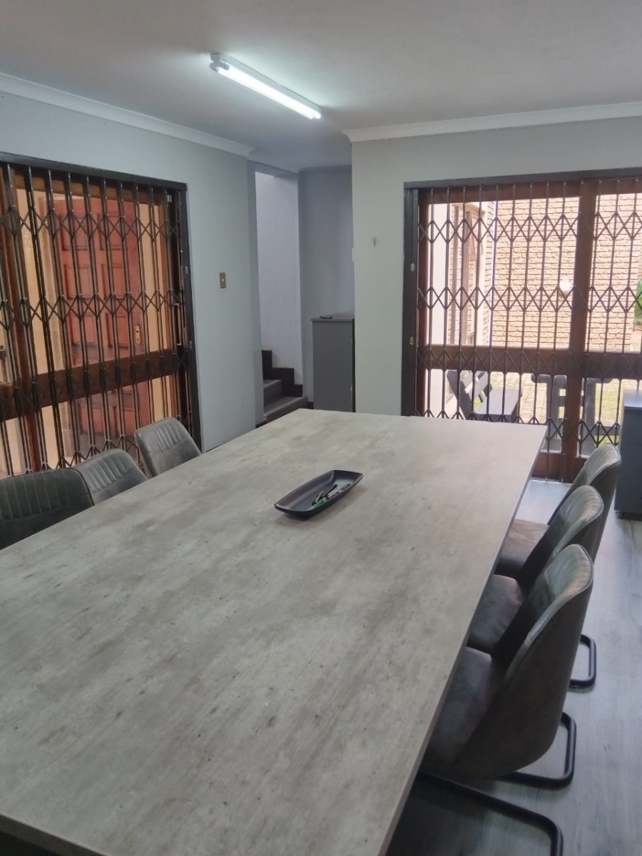 5 Bedroom Property for Sale in Schoemansville North West